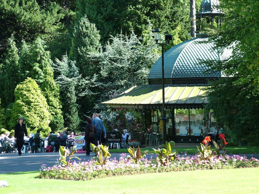 Shannon Court Harrogate Bagian luar foto