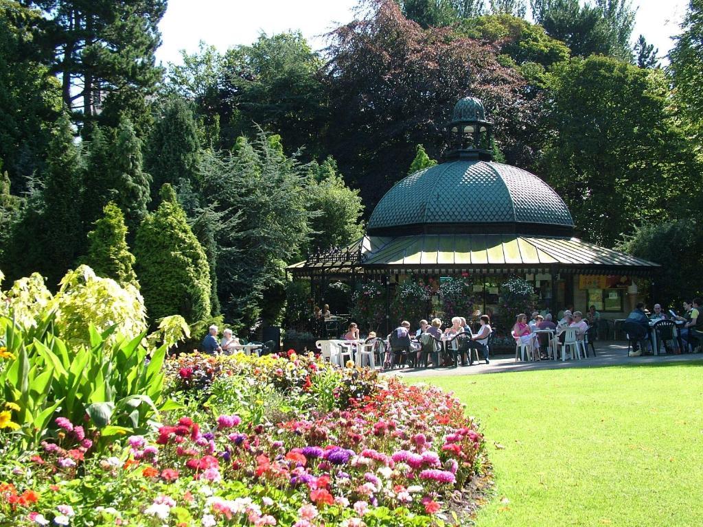 Shannon Court Harrogate Bagian luar foto